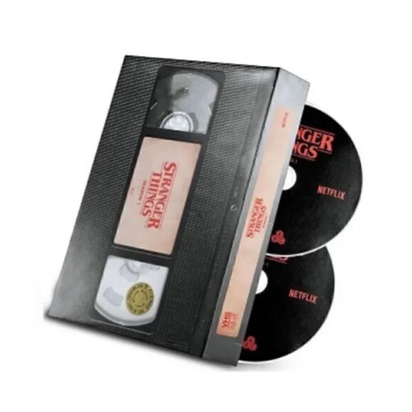 Stranger Things Season 1 Collector's Edition (Blu-ray + DVD) 4-disc set & Poster - Picture 4 of 4